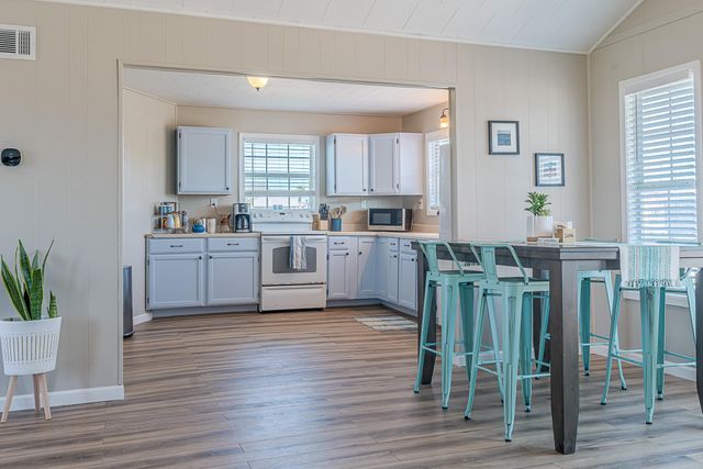 402 Seashell Drive, Surfside Beach, TX 77541