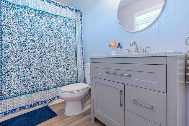 402 Seashell Drive, Surfside Beach, TX 77541