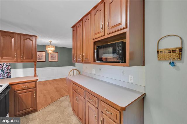 1390 POTTSVILLE PIKE, Shoemakersville, PA 19555
