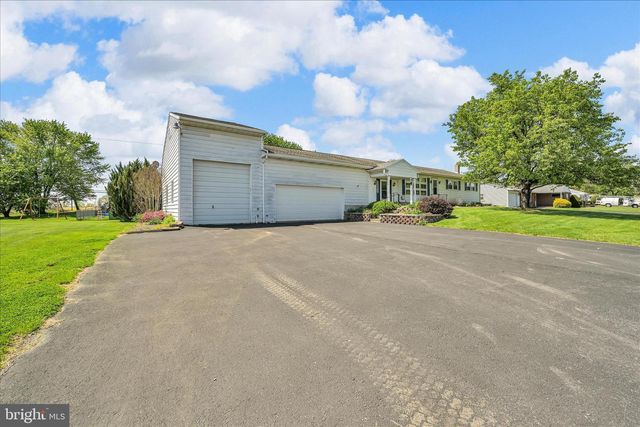 1390 POTTSVILLE PIKE, Shoemakersville, PA 19555