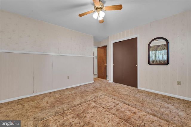 1390 POTTSVILLE PIKE, Shoemakersville, PA 19555