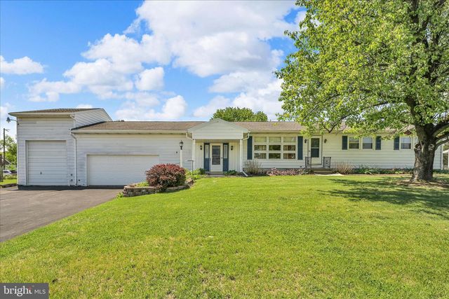 1390 POTTSVILLE PIKE, Shoemakersville, PA 19555