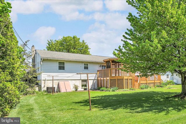 1390 POTTSVILLE PIKE, Shoemakersville, PA 19555