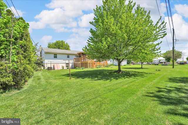 1390 POTTSVILLE PIKE, Shoemakersville, PA 19555