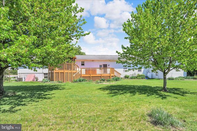 1390 POTTSVILLE PIKE, Shoemakersville, PA 19555