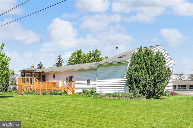 1390 POTTSVILLE PIKE, Shoemakersville, PA 19555