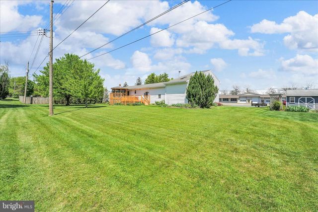 1390 POTTSVILLE PIKE, Shoemakersville, PA 19555