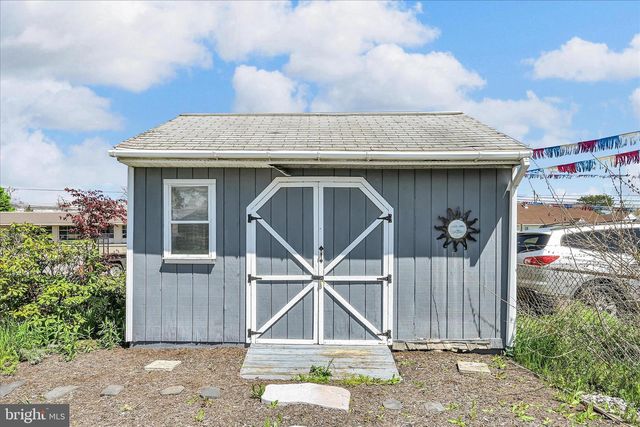 1390 POTTSVILLE PIKE, Shoemakersville, PA 19555