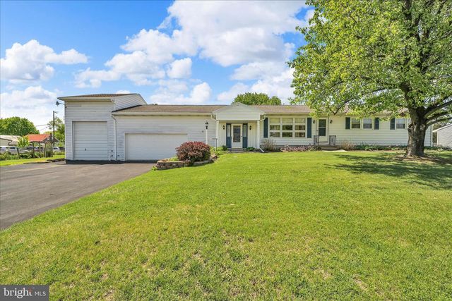 1390 POTTSVILLE PIKE, Shoemakersville, PA 19555