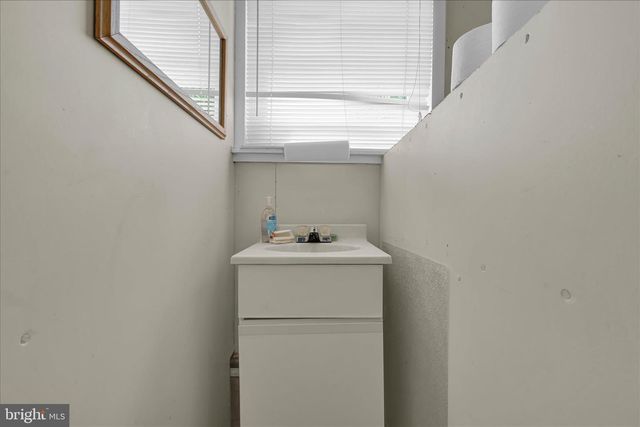 1390 POTTSVILLE PIKE, Shoemakersville, PA 19555