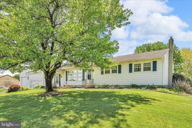 1390 POTTSVILLE PIKE, Shoemakersville, PA 19555