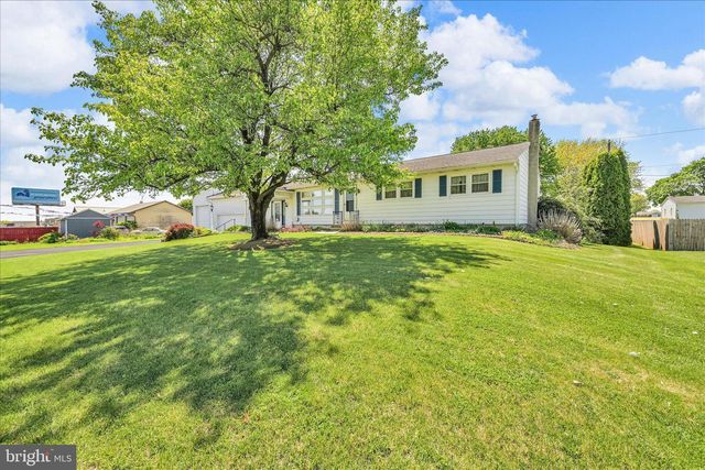 1390 POTTSVILLE PIKE, Shoemakersville, PA 19555