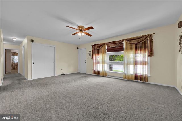1390 POTTSVILLE PIKE, Shoemakersville, PA 19555