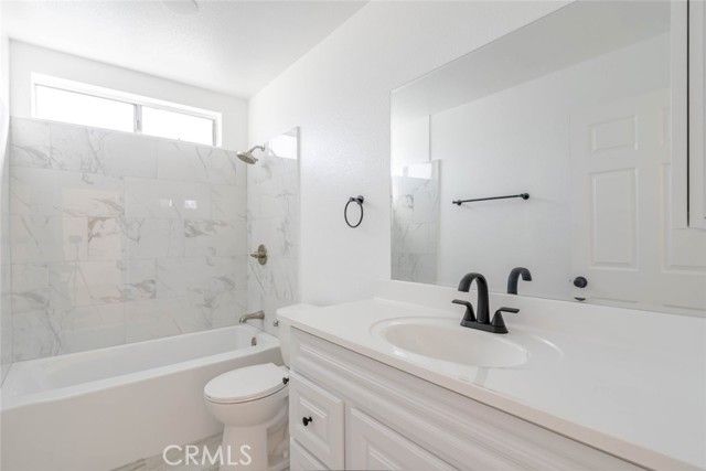 13015 Vanowen Street 10, North Hollywood (los Angeles), CA 91605