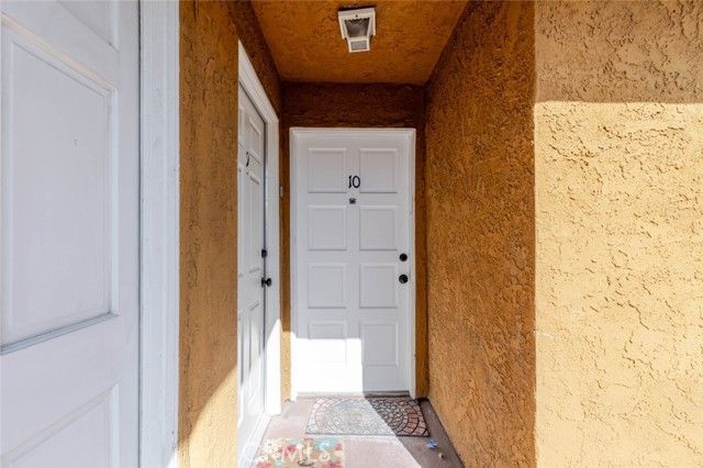 13015 Vanowen Street 10, North Hollywood (los Angeles), CA 91605