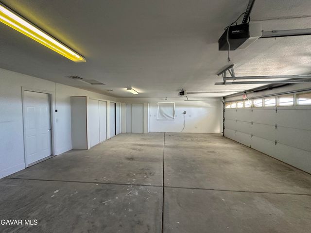 9509 Village Parkway, California City, CA 93505