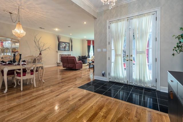 100 FOUNDERS LN, Memphis, TN 38103