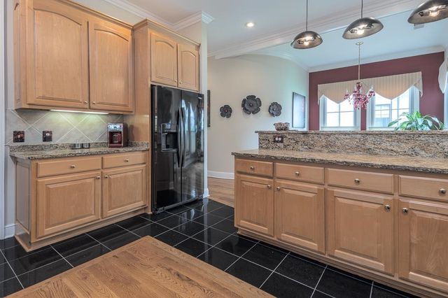 100 FOUNDERS LN, Memphis, TN 38103