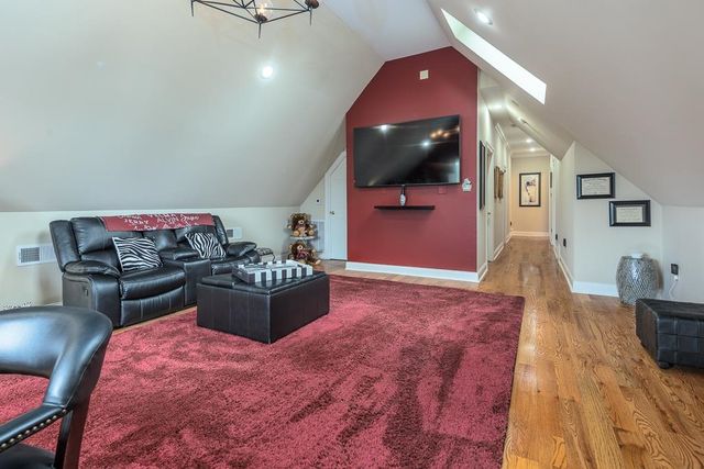 100 FOUNDERS LN, Memphis, TN 38103