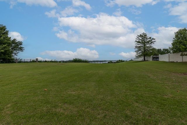 100 FOUNDERS LN, Memphis, TN 38103