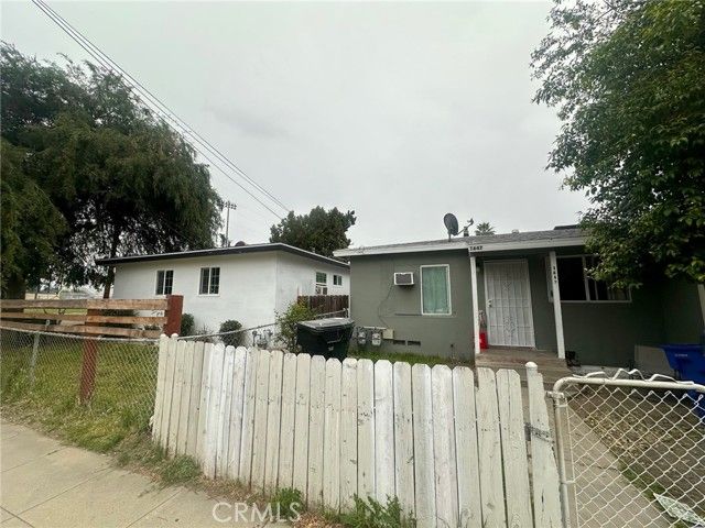 695 W 17th St, San Bernardino, CA 92405