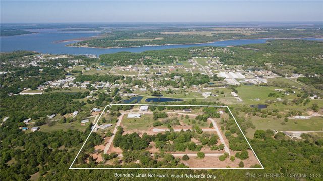 19 Royalty Drive, Kingston, OK 73439