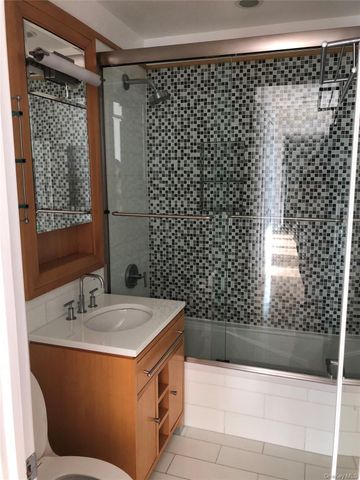 1046 Jackson Avenue 8C, Long Island City, NY 11101