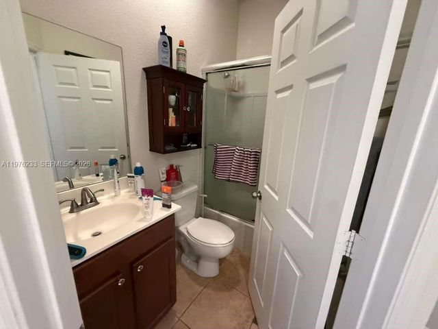 8800 NW 107th Ct 218, Doral, FL 33178