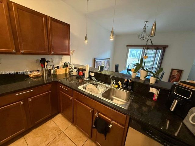 8800 NW 107th Ct 218, Doral, FL 33178