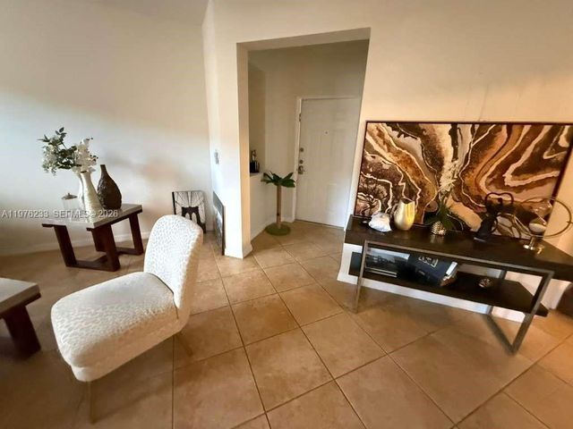 8800 NW 107th Ct 218, Doral, FL 33178