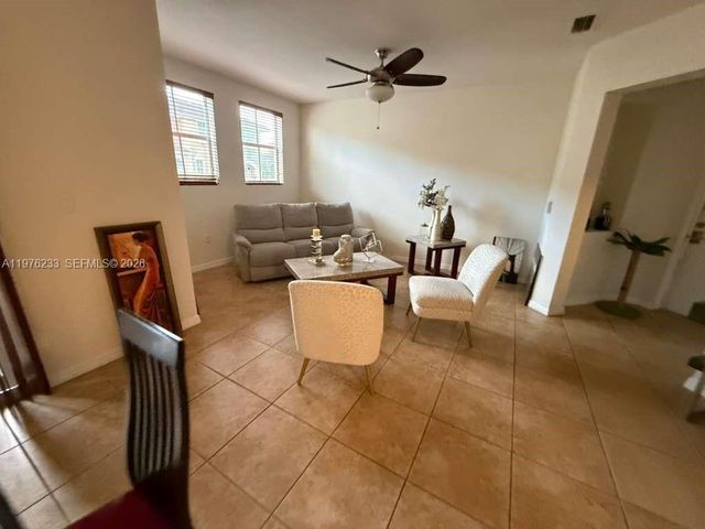 8800 NW 107th Ct 218, Doral, FL 33178