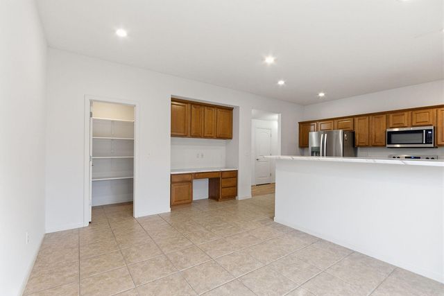 2005 SWINDON AVE, Columbia, MO 65203
