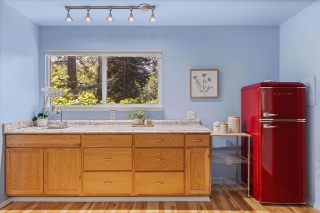 18081 Redwood Drive, Los Gatos, CA 95033