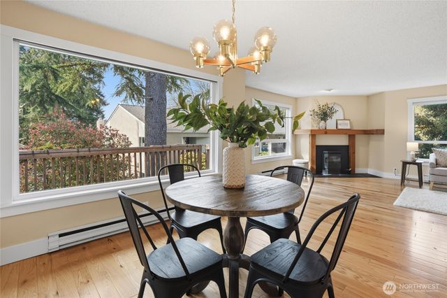 790 Madison Avenue N, Bainbridge Island, WA 98110