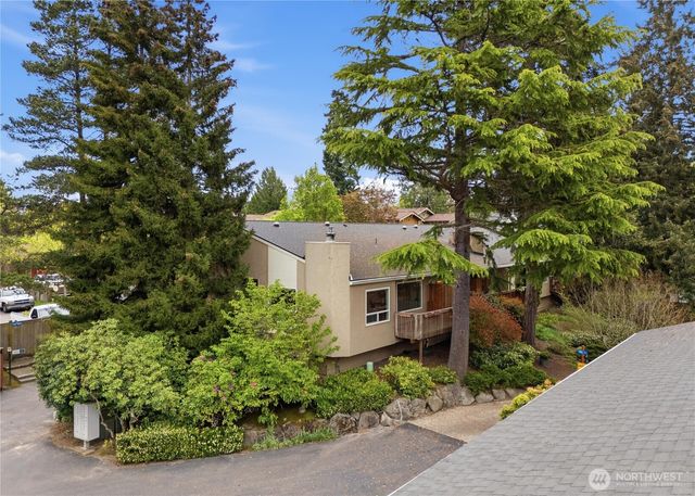 790 Madison Avenue N, Bainbridge Island, WA 98110