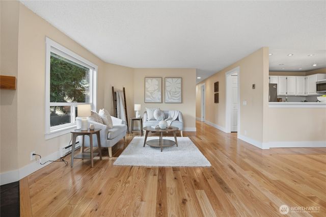790 Madison Avenue N, Bainbridge Island, WA 98110