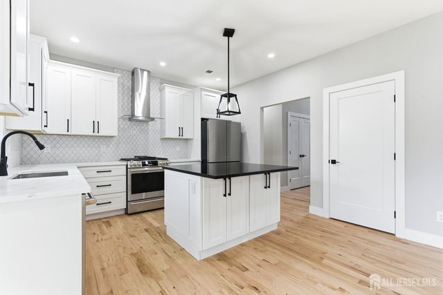 1270 Barkley Place, North Brunswick, NJ 08902