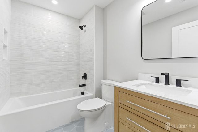 1270 Barkley Place, North Brunswick, NJ 08902
