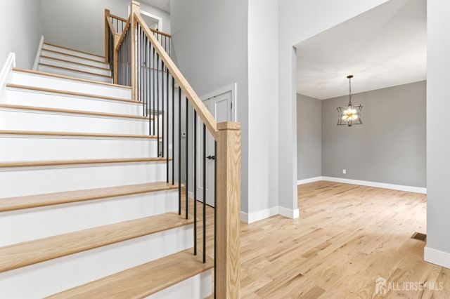 1270 Barkley Place, North Brunswick, NJ 08902