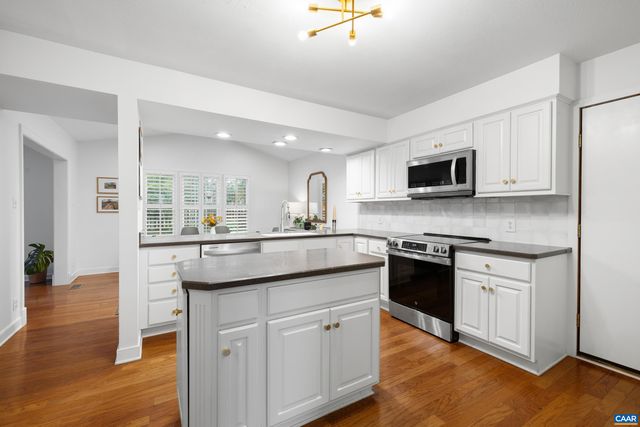 1518 OLD BROOK RD, Charlottesville, VA 22901
