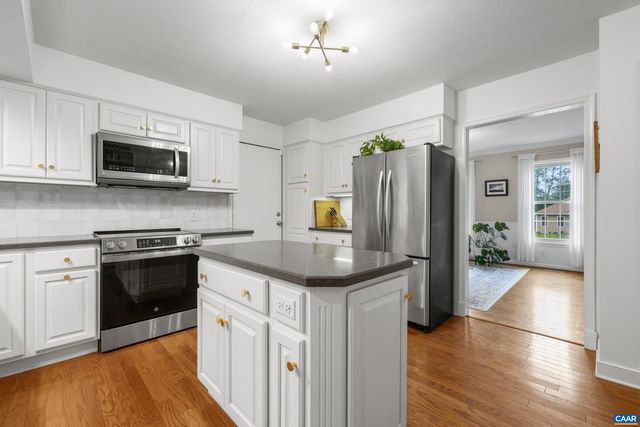 1518 OLD BROOK RD, Charlottesville, VA 22901