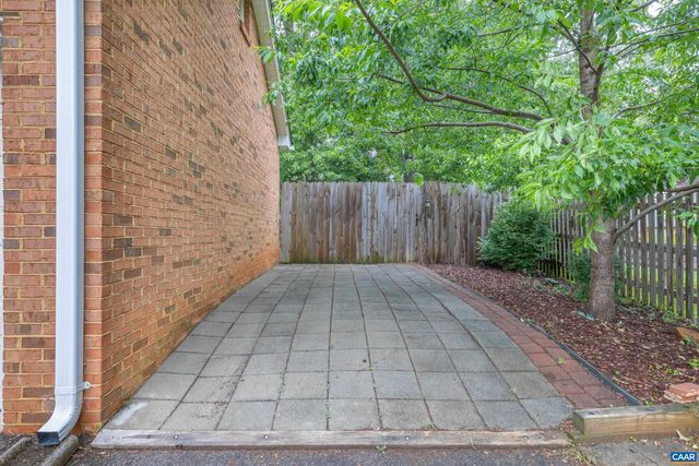 1518 OLD BROOK RD, Charlottesville, VA 22901
