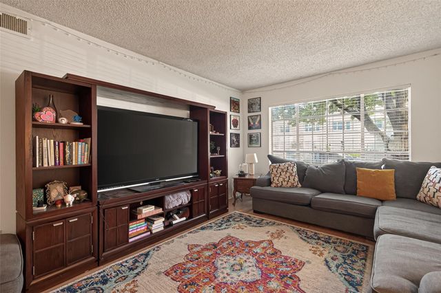 2701 Bellefontaine Street B4, Houston, TX 77025