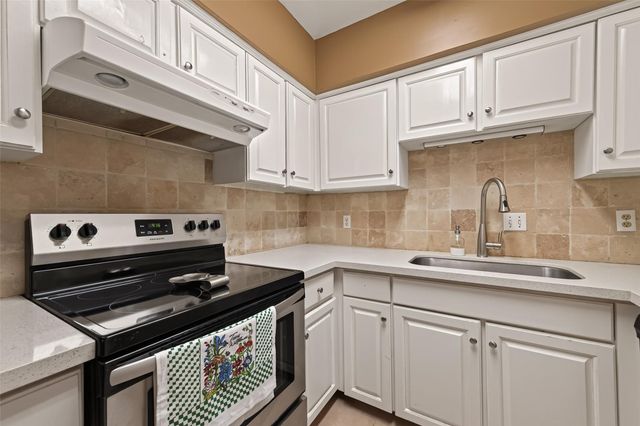 2701 Bellefontaine Street B4, Houston, TX 77025