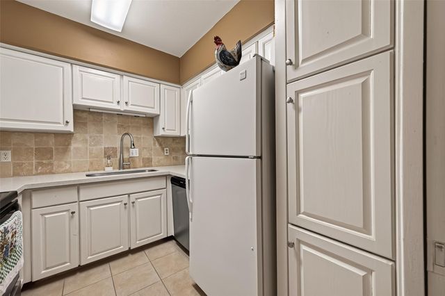 2701 Bellefontaine Street B4, Houston, TX 77025