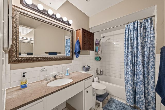 2701 Bellefontaine Street B4, Houston, TX 77025