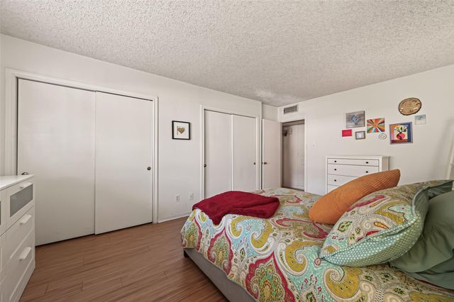 2701 Bellefontaine Street B4, Houston, TX 77025