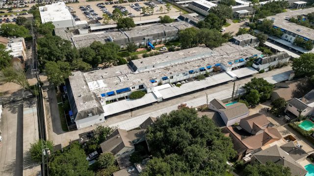 2701 Bellefontaine Street B4, Houston, TX 77025