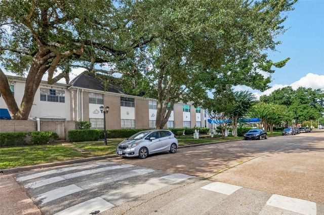2701 Bellefontaine Street B4, Houston, TX 77025