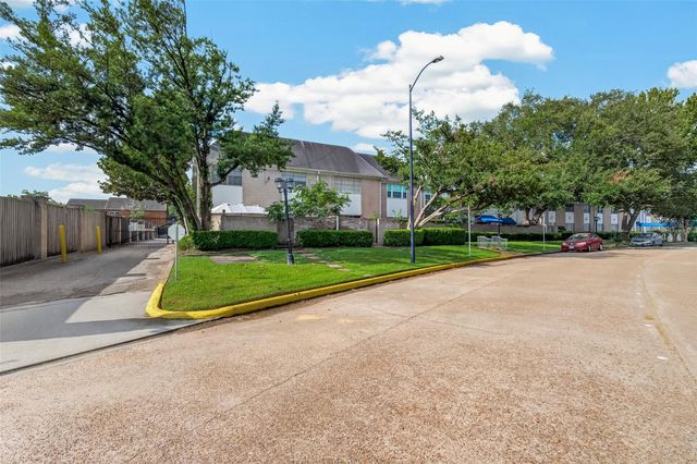 2701 Bellefontaine Street B4, Houston, TX 77025